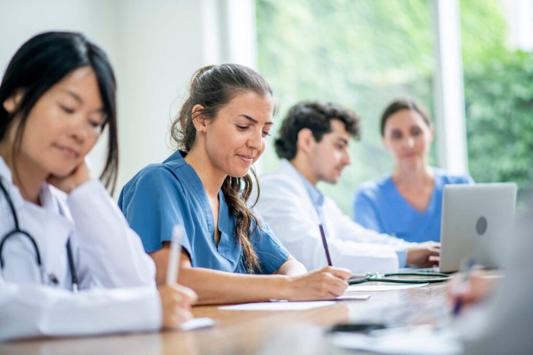 Curso técnico ou graduação quais as diferenças entre eles